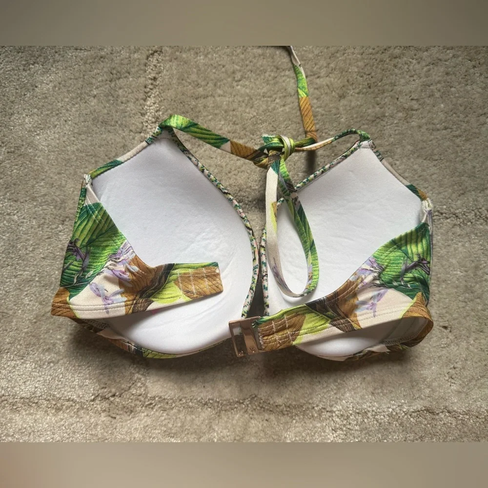 Victorias Secret Women’s Tropical Print Bikini Top - Picture 2 of 4